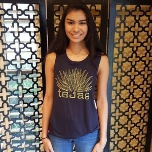 NWT NAVY TEJAS‎ SLEEVELESS TANK TOP